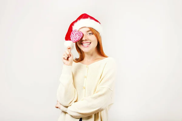Close Portrait Beautiful Redheaded Young Woman Wearing Santa Claus Hat — Stock Photo, Image