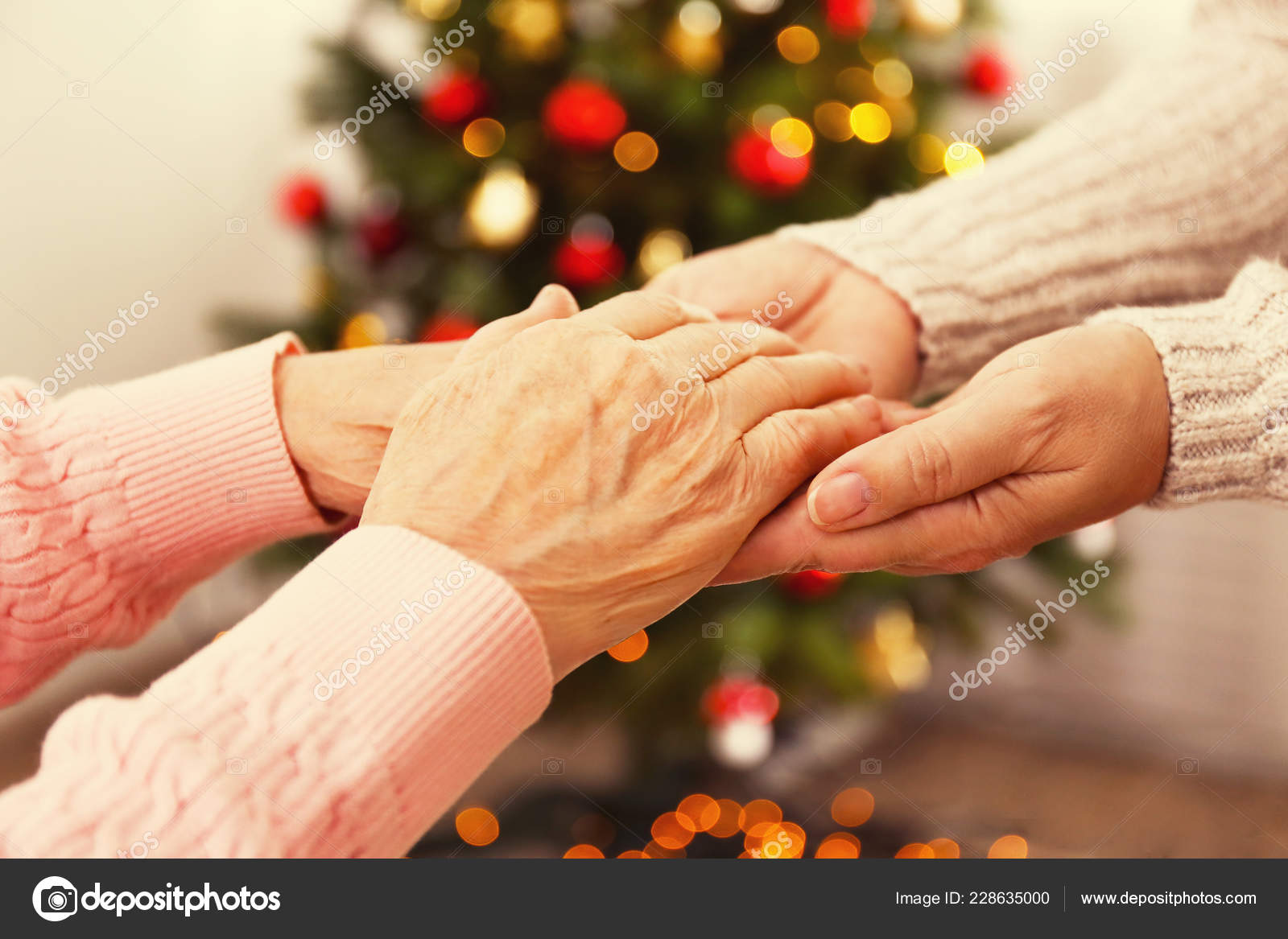 https://st4.depositphotos.com/14521116/22863/i/1600/depositphotos_228635000-stock-photo-elderly-woman-celebrating-christmas-home.jpg