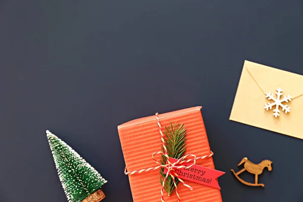 Weihnachtsstimmung Layoutkomposition Mit Traditionellen Festlichen Attributen Geschenken Und Anderen Dekorationen — Stockfoto