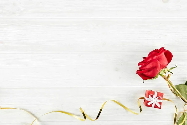 Glücklicher Valentinstag Nahaufnahme Komposition Mit Geschenken Buntem Papier Eingewickelt Und — Stockfoto