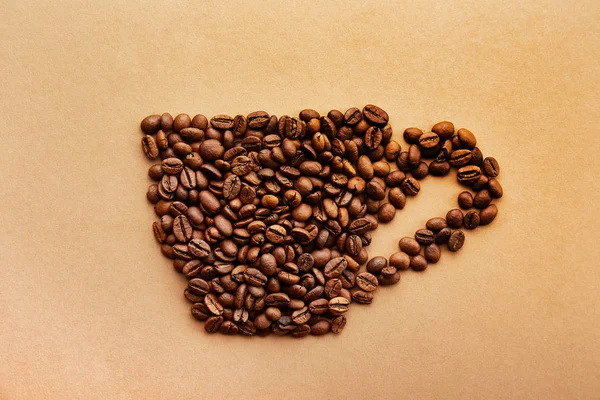 Design de moldura de grãos de café espalhados no fundo espaço de cópia . — Fotografia de Stock
