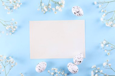 Paskalya tatili arka plan, geleneksel dekor ile üst görünüm kompozisyon.