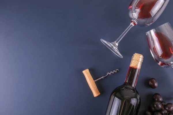 Prezentarea sticlelor de vin de epocă fără etichete autocolante . — Fotografie, imagine de stoc
