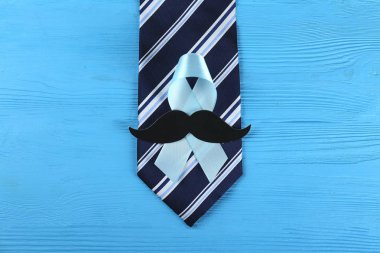 Erkekler sağlık sorunları ve prostat kanseri hakkında farkındalığı artırmak amacıyla Kasım ayı boyunca bıyık ve sakal bırakmayı içeren yıllık etkinlik konsepti. Arkaplan, kapat, boşluğu kopyala, düzleştir.