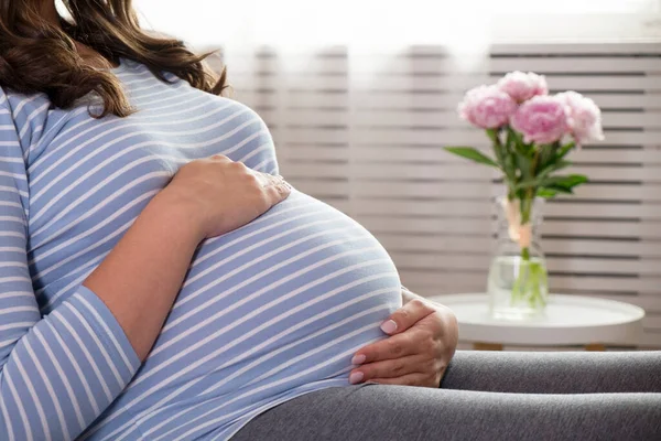 Portretfoto Van Jonge Mooie Vrouw Het Derde Trimester Van Zwangerschap — Stockfoto