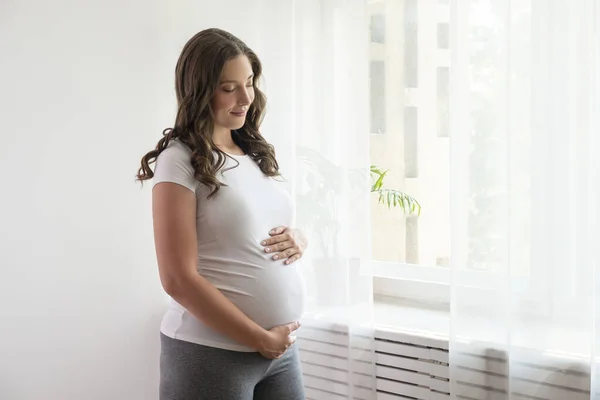 Portretfoto Van Jonge Mooie Vrouw Het Derde Trimester Van Zwangerschap — Stockfoto