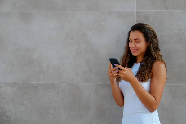 Young Beautiful Woman Arabic Ethnicity Wearing Tight White Dress Standing — Stock Photo, Image