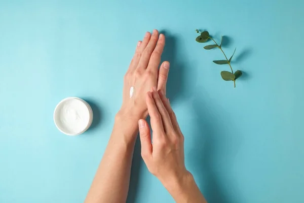 Revitalizando Creme Mão Para Cura Recuperação Após Uso Excessivo Sabão — Fotografia de Stock