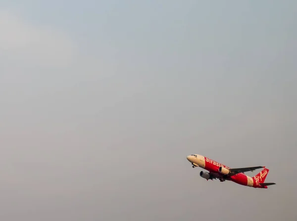 Chiangmai Thailand Oktober 2017 Thai Airasia Flugzeug Landet Nachmittag Des — Stockfoto