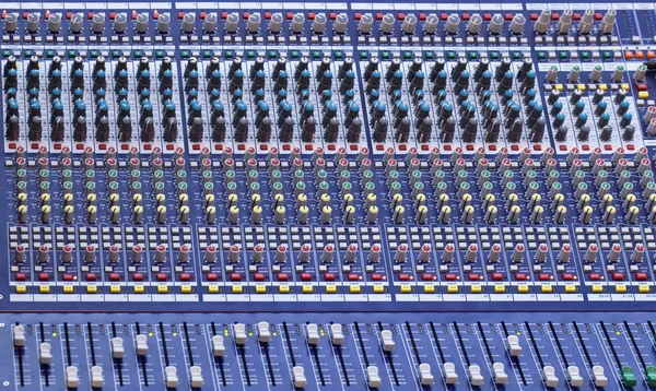 Mesa Mixer Música Com Vários Botões — Fotografia de Stock