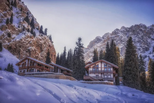 Almatı dağ. Tuyuk-Su gorge.