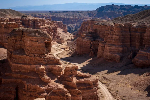 Çarın Kanyonu görünümü. Kazakistan