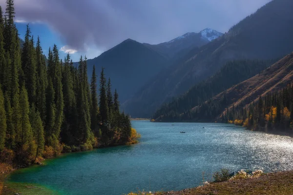Kulsay Gölü. Güzel manzara. Kazakistan
