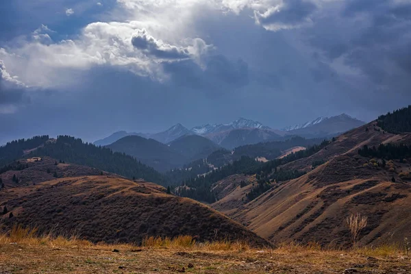 Yakınındaki Kulsay Gölü'nden manzara