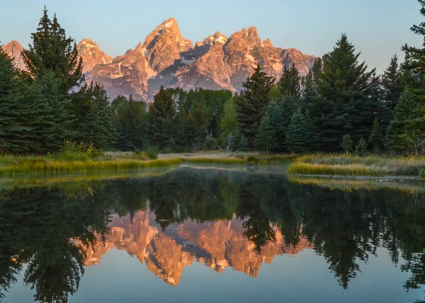 Grand Tetons Schwabacher açılış, Grand Teton Milli Parkı, Wyoming, yansıma gündoğumu sırasında