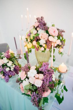 Düğün romantik yemek masası ayarları.