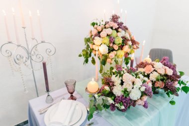 Düğün romantik yemek masası ayarları.