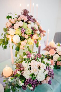 Düğün romantik yemek masası ayarları.