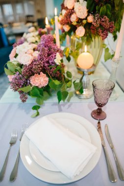 Düğün romantik yemek masası ayarları.