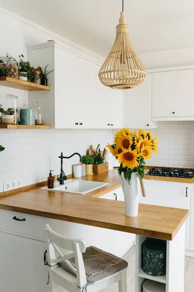 Vista Branco Limpo Cozinha Moderna Simples Estilo Escandinavo Detalhes Cozinha — Fotografia de Stock