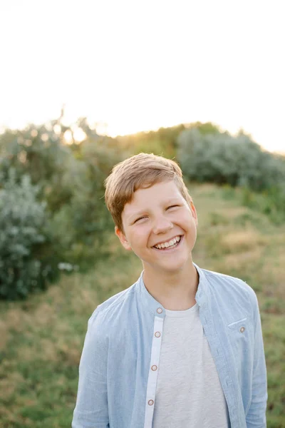 Portrait Teen Boy Yyung Boy Enjoys His Time Field — Stock Photo, Image