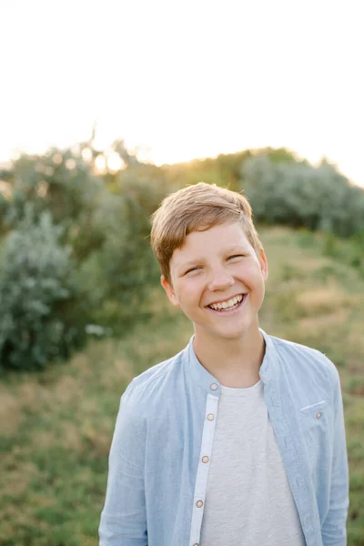 Portrait Teen Boy Yyung Boy Enjoys His Time Field — Stock Photo, Image