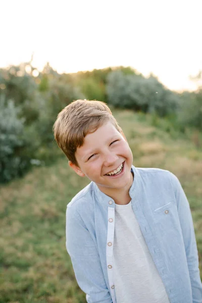 Portrait Teen Boy Yyung Boy Enjoys His Time Field — Stock Photo, Image