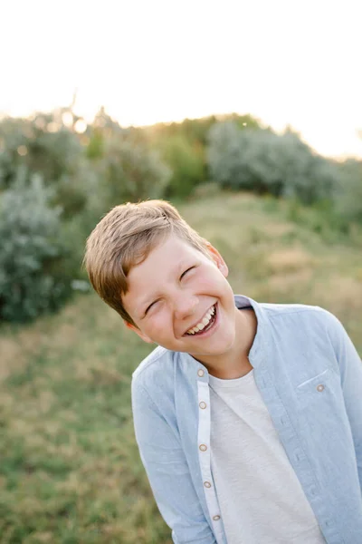 Portrait Teen Boy Yyung Boy Enjoys His Time Field — Stock Photo, Image