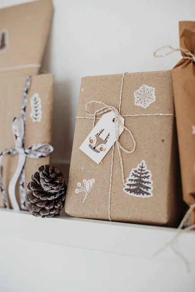 Adventskalender Warten Auf Weihnachten Geschenkverpackungen Für Kinder Die Regalen Stehen — Stockfoto