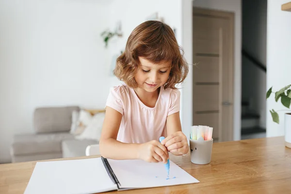 Carino Bambina Felice Adorabile Bambino Età Prescolare Anni Pittura Bambino — Foto Stock