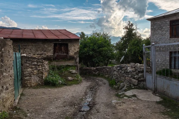 Kis utcában, a svan község Svaneti Georgia — Stock Fotó