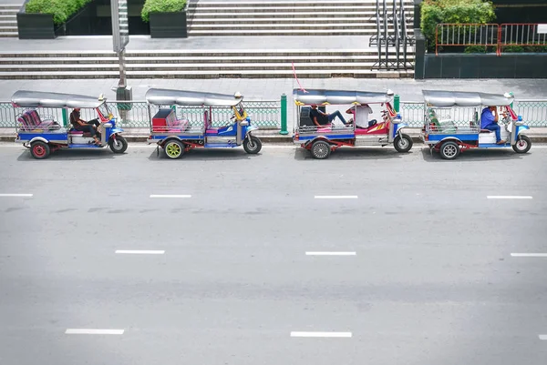 Tuk Tuk Taxi Bangkok Tailandia Esperando Pasajeros — Foto de Stock
