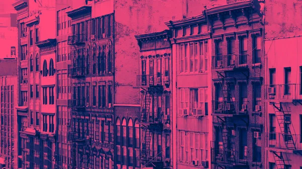 Блок Старых Зданий Нью Йорке Эффектом Цветного Розового Голубого Наложения — стоковое фото