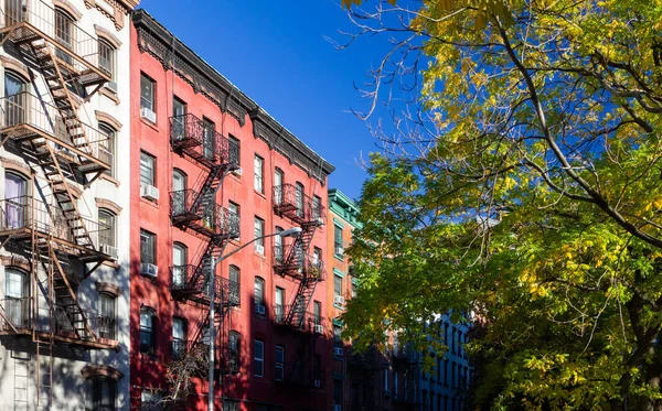 Strada Alberata Con Vecchi Edifici Storici Nel Quartiere East Village — Foto Stock