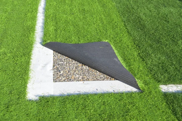 Tussen Scheiders Van Het Voetbalveld Kunstgras Omgeving Wordt Gerepareerd — Stockfoto