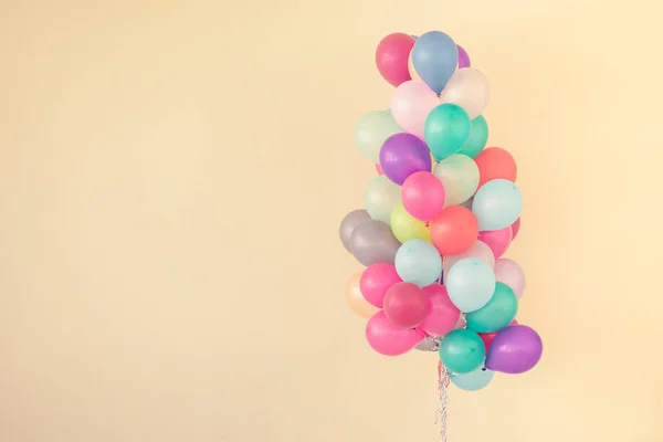 Grupo Balões Coloridos Sobre Fundo Cor Pastel — Fotografia de Stock