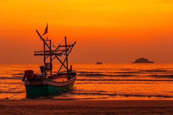 Fischerboot im thailändischen Stil — Stockfoto