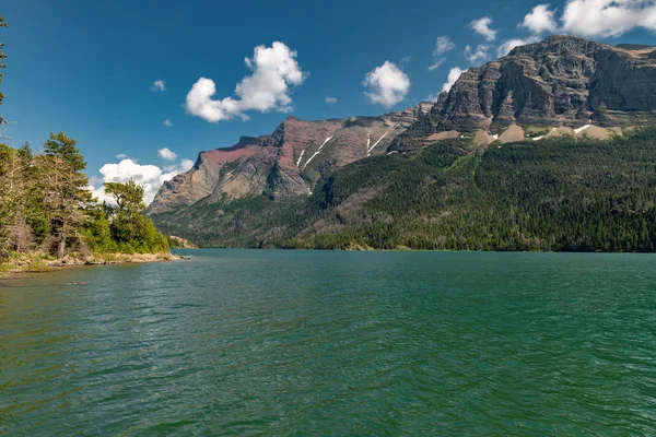 蒙大拿州冰川国家公园圣玛丽湖美丽的风景 — 图库照片