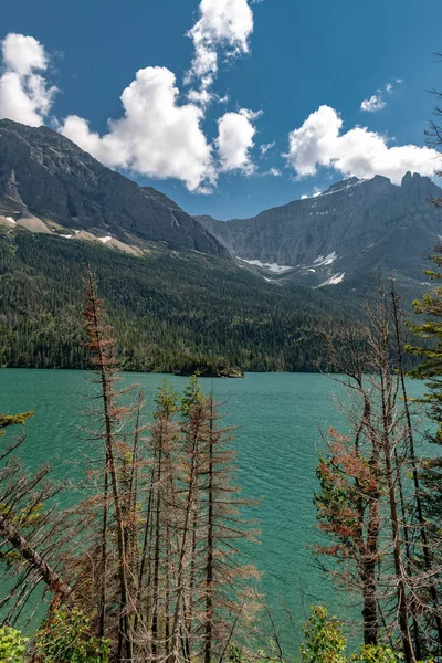蒙大拿州冰川国家公园圣玛丽湖美丽的风景 — 图库照片