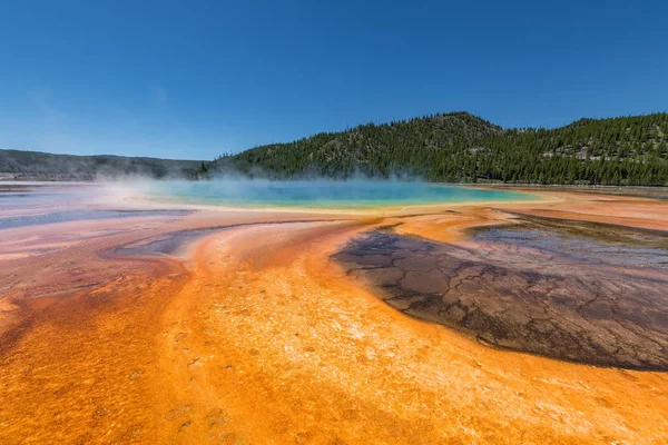Grand Prizmatik bahar. Kaplıcalar. Yellowstone Ulusal Parkı. Wyoming. ABD.