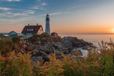 Portland Tepe Işığı 'nda büyülü bir gün doğumu. Portland, Mai