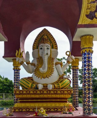 Wat Plai Laem tapınağı 18 kollu Tanrı heykeli Guanyin, Koh Samui, Surat Thani, Tayland tasarımınız için