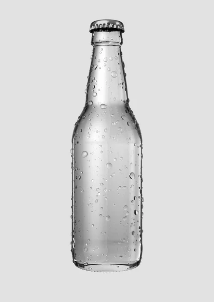 Eine Klare Gläserne Bierflasche Mit Kondensattröpfchen Auf Einem Isolierten Weißen — Stockfoto