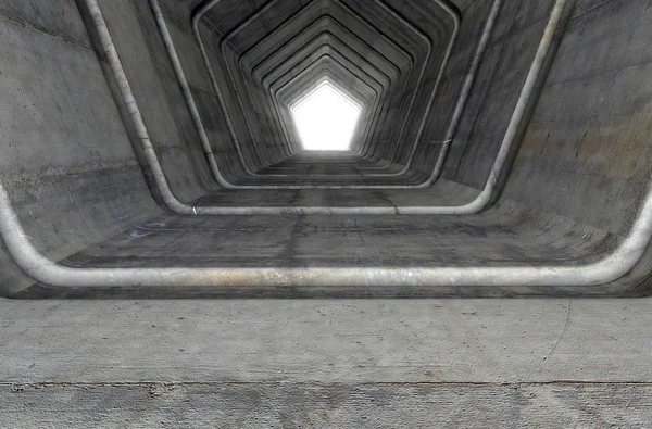 Regard Bas Tunnel Béton Fait Formes Géométriques Pentagonales Avec Une — Photo