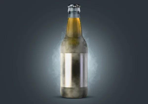 Бутылка пива с конденсатом — стоковое фото