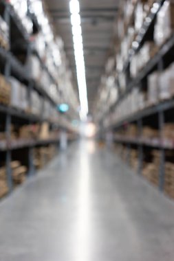 Boş süpermarket koridorsoyut bulanık süpermarket görünümü, de