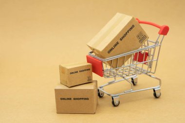 Alışveriş sepeti ve alışveriş çantaları teslimatı ile online alışveriş 