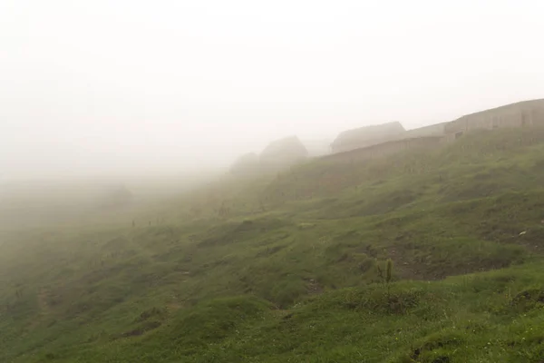 Abandoned Mountain Village Foggy Weather — Stock Photo, Image