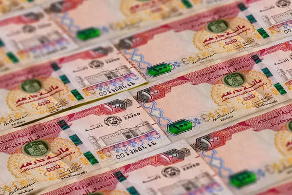 100 Egyesült Arab Emírségek dirhams bankjegyek háttér — Stock Fotó