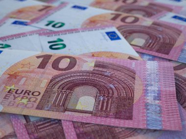 Avrupa parası. Euro, Avro Bölgesi 'nin resmi para birimi. Financi